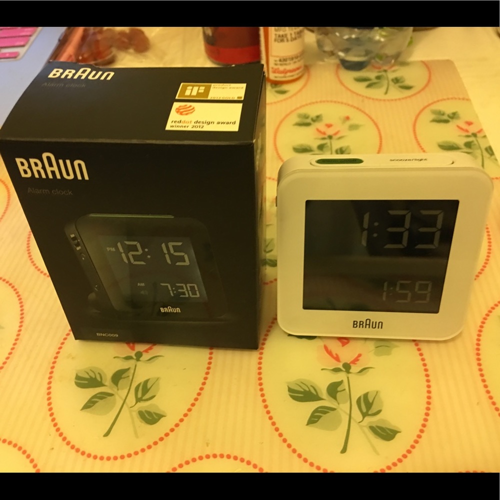 Digital clock - Picture 3 of 3